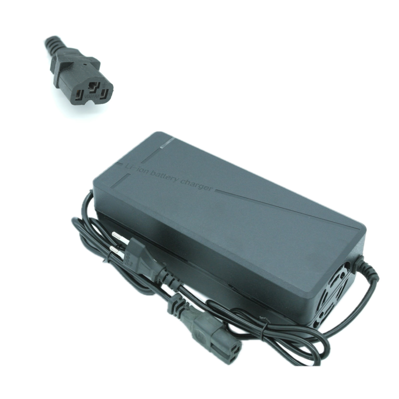 Зарядний пристрій  60V8A (67.2V) li-ion 16S C13 connector