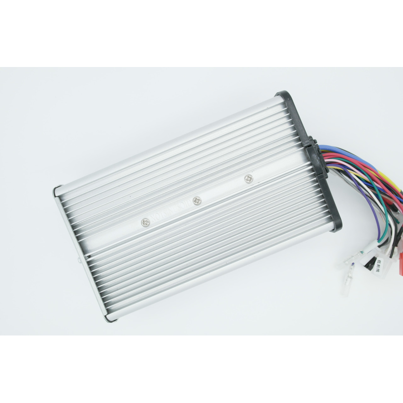 Контроллер для мотор-колеса 60V-72V 1500W 50A Контроллер для мотор-колеса 60V-72V 1500W 50A