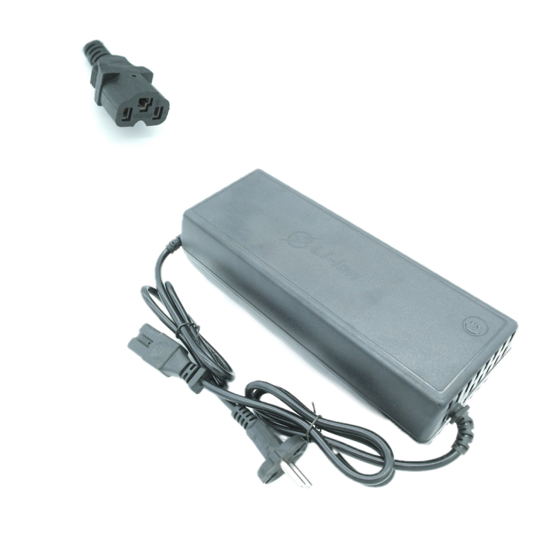 Зарядний пристрій  72V 10A (84V) C13 connector